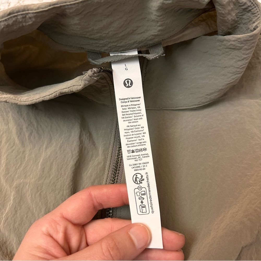 NEW Lululemon lightweight nylon taupe tan Jacket - Picture 6 of 7